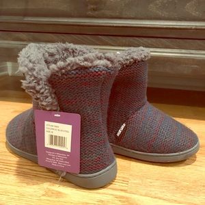 Muk luks slippers NWT